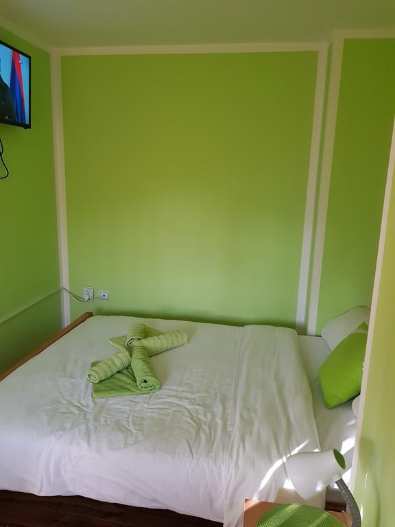 Guest House Lisinski Raj Despotovac Exterior foto